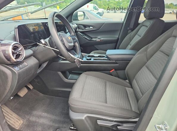 3GNAXPEG0TL254126 2026 CHEVROLET EQUINOX Green Вид салону спереду