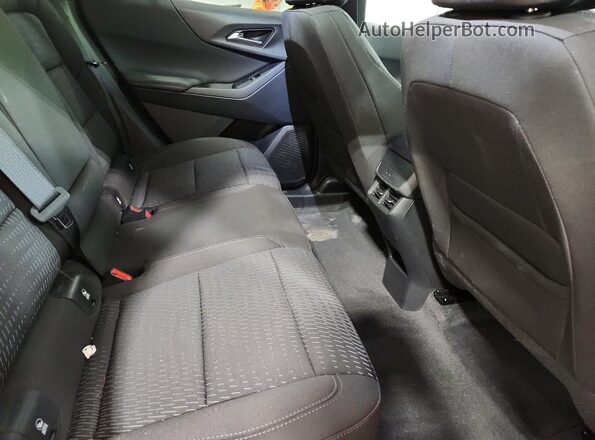 3GNAXPEG8TL400482 2026 CHEVROLET EQUINOX Green Вид задньої частини салону