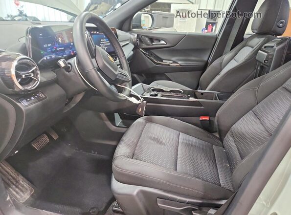 3GNAXPEG8TL400482 2026 CHEVROLET EQUINOX Green Вид салону спереду