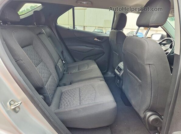 3GNAXSEV8KS629864 2019 CHEVROLET EQUINOX Silver Widok wnętrza z tyłu