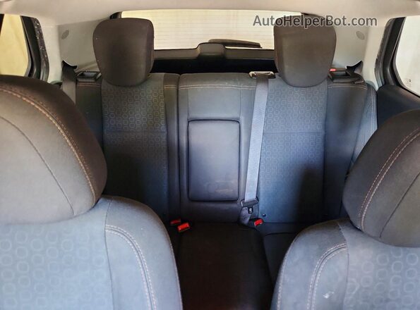 3GNCJKSB1LL232013 2020 CHEVROLET TRAX Gray Հետևի նստատեղերի տեսք