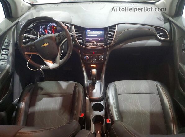 3GNCJLSB8LL302905 2020 CHEVROLET TRAX Белый Вид панели приборов