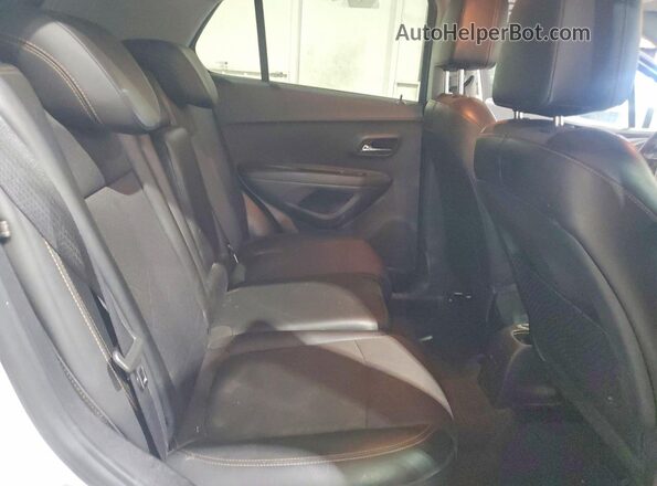 3GNCJLSB8LL302905 2020 CHEVROLET TRAX Белый Вид задней части салона