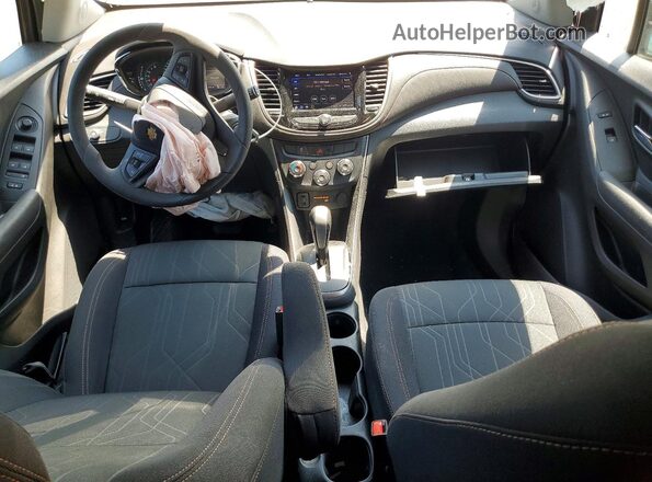 3GNCJPSB5LL129576 2020 CHEVROLET TRAX Silver Widok deski rozdzielczej