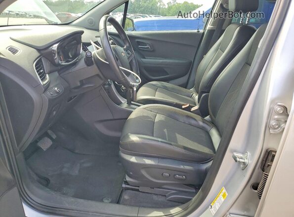 3GNCJPSB6JL322011 2018 CHEVROLET TRAX White Вид салону спереду