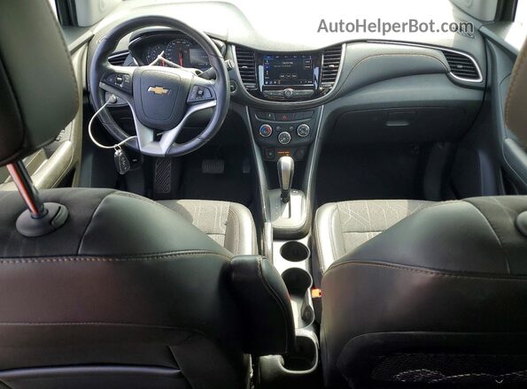 3GNCJPSB6JL322011 2018 CHEVROLET TRAX White Вид панелі приладів