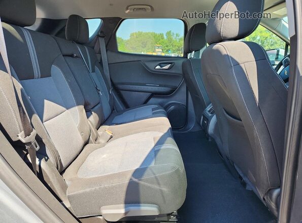 3GNKBCR42SS217241 2025 CHEVROLET BLAZER Серый Вид задней части салона