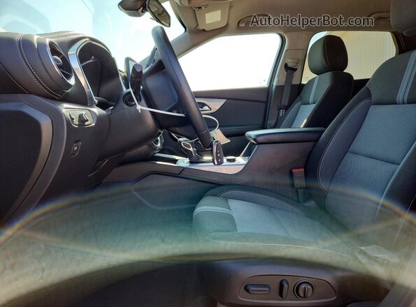 3GNKBCR42SS217241 2025 CHEVROLET BLAZER Серый Вид салона спереди
