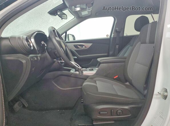 3GNKBCR4XSS249502 2025 CHEVROLET BLAZER Белый Вид салона спереди