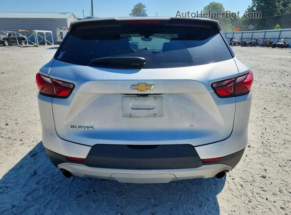 3GNKBDR46NS156714 2022 CHEVROLET BLAZER Серебряный Вид сзади