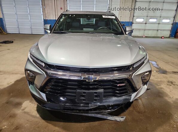 3GNKBERSXSS238395 2025 CHEVROLET BLAZER Серебряный Вид спереди