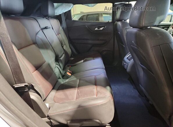 3GNKBERSXSS238395 2025 CHEVROLET BLAZER Серебряный Вид задней части салона