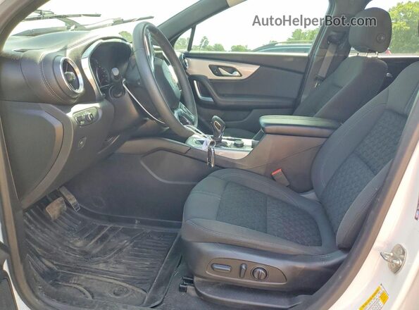 3GNKBHR40NS130472 2022 CHEVROLET BLAZER Белый Вид салона спереди