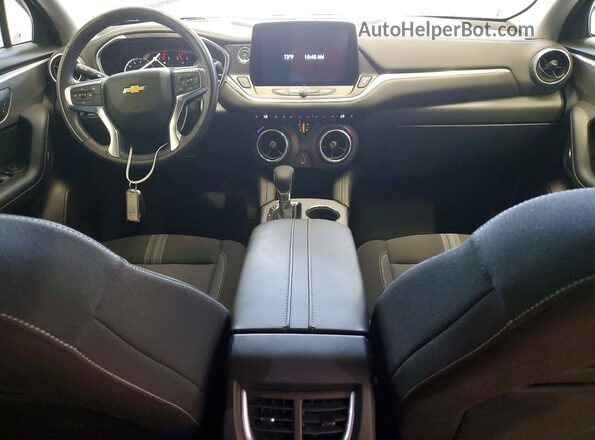 3GNKBHR41SS233511 2025 CHEVROLET BLAZER Белый Вид панели приборов