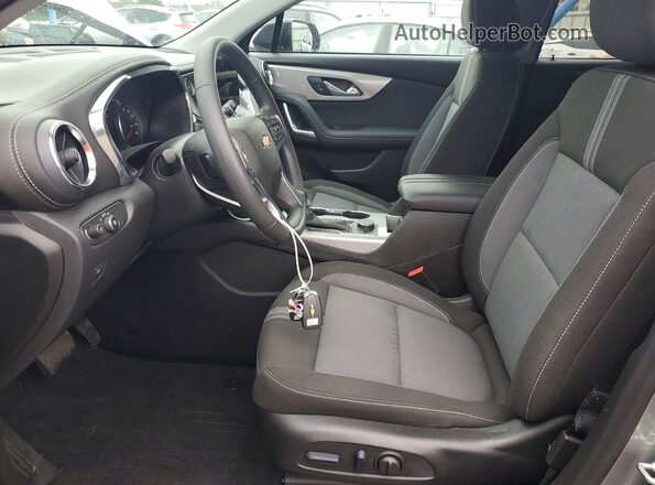 3GNKBHR42SS271085 2025 CHEVROLET BLAZER Gray Front interior view