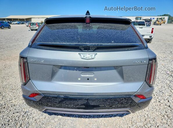 3GYK3EMR6SS212753 2025 CADILLAC OPTIQ Серебряный Вид сзади