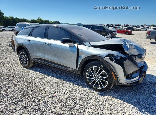 3GYK3EMR6SS212753 2025 CADILLAC OPTIQ Серебряный Передняя правая четверть