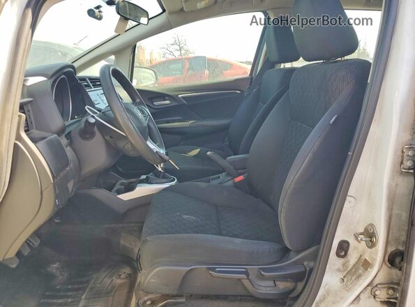 3HGGK5G50HM703535 2017 HONDA FIT Белый Вид салона спереди