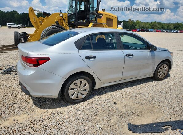 3KPA24AB2JE058299 2018 KIA RIO Silver Rear right