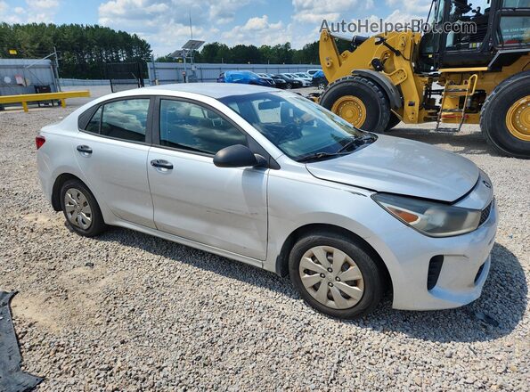 3KPA24AB2JE058299 2018 KIA RIO Silver Front right