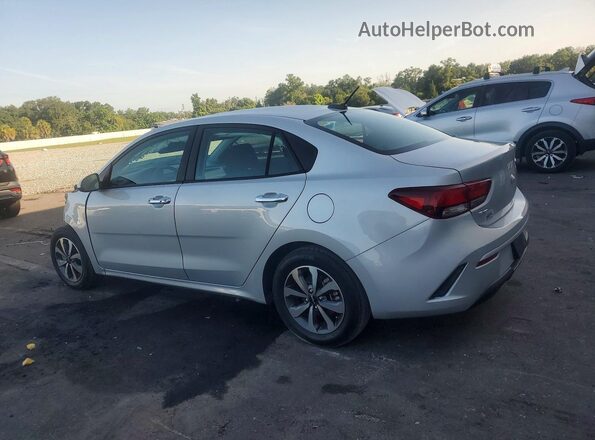 3KPA24AD0NE474522 2022 KIA RIO Silver Tył lewy