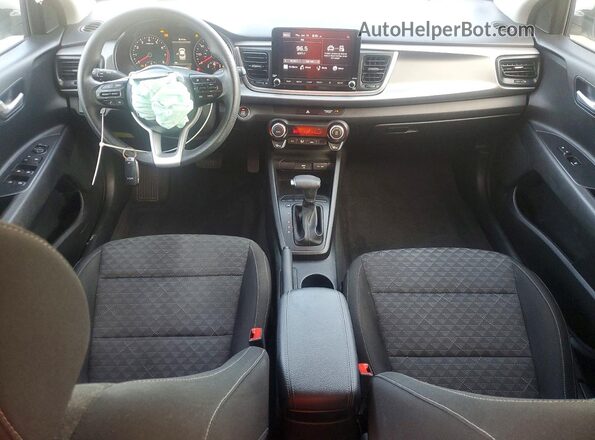 3KPA24AD0NE474522 2022 KIA RIO Silver Widok deski rozdzielczej