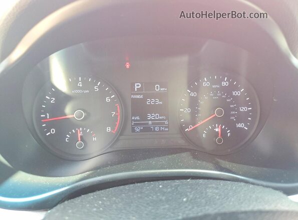 3KPA24AD4LE314771 2020 KIA RIO Red Widok zestawu wskaźników