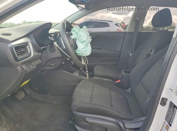 3KPA24AD4LE333837 2020 KIA RIO White წინა სალონის ხედი