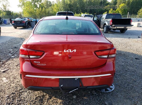3KPA24AD9PE607796 2023 KIA RIO Red Widok z tyłu