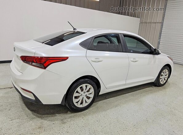 3KPC24A32KE062548 2019 HYUNDAI ACCENT White Front right