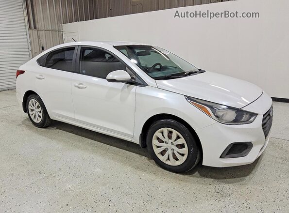 3KPC24A32KE062548 2019 HYUNDAI ACCENT White Front view