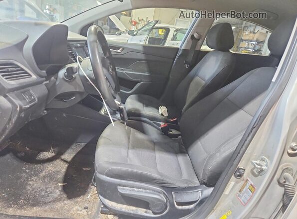 3KPC24A32KE069726 2019 HYUNDAI ACCENT Silver Вид салону спереду