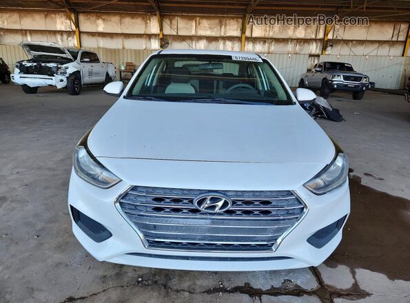 3KPC24A34KE060641 2019 HYUNDAI ACCENT White Widok z przodu
