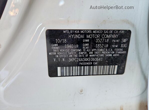 3KPC24A34KE060641 2019 HYUNDAI ACCENT White Widok komory silnika