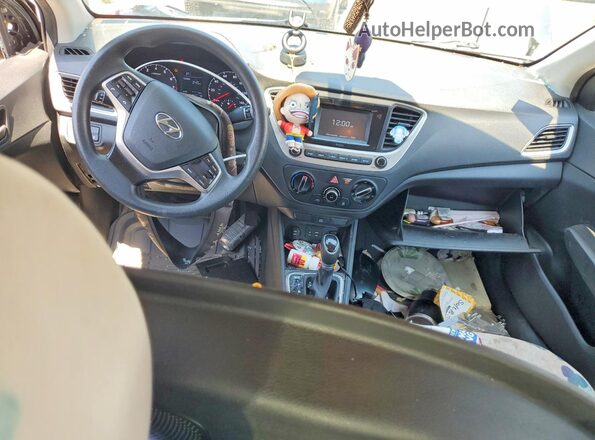 3KPC24A3XKE079985 2019 HYUNDAI ACCENT Silver Widok deski rozdzielczej
