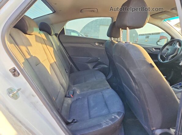 3KPC24A67NE173871 2022 HYUNDAI ACCENT White Widok tylnych siedzeń