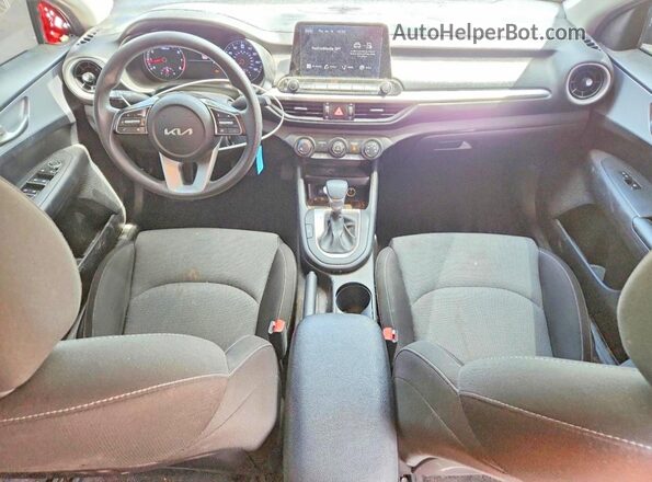 3KPF24AD0NE432700 2022 KIA FORTE Red Widok deski rozdzielczej