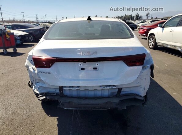 3KPF24AD0RE732307 2024 KIA FORTE White Rear view
