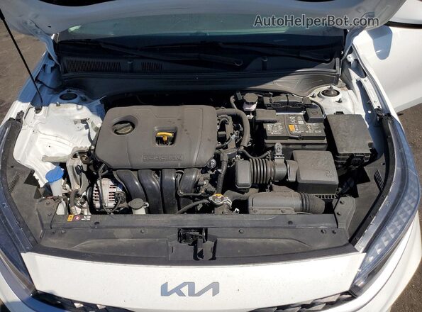 3KPF24AD0RE732307 2024 KIA FORTE White Rear interior view