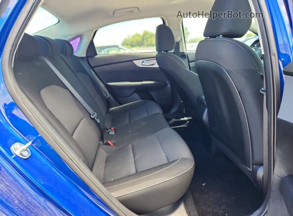 3KPF24AD0RE746935 2024 KIA FORTE Blue Հետևի նստատեղերի տեսք
