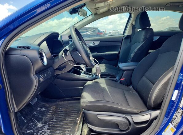 3KPF24AD0RE746935 2024 KIA FORTE Blue Սալոնի դիմացի տեսք