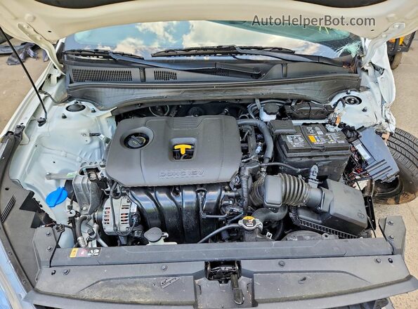 3KPF24AD0RE756462 2024 KIA FORTE White Vista interior trasera
