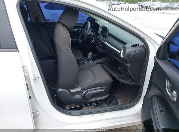 3KPF24AD1LE205979 2020 KIA FORTE White Вид салону спереду