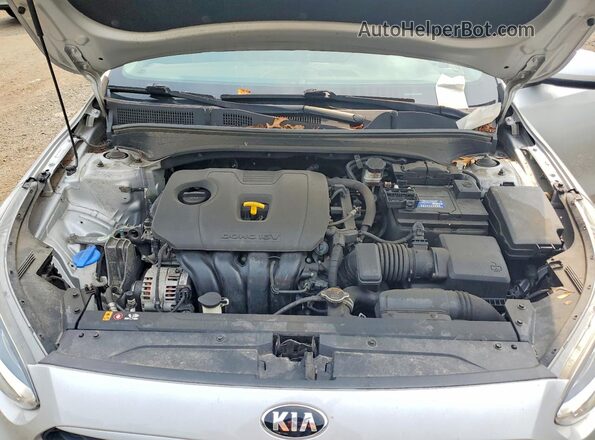 3KPF24AD1ME281915 2021 KIA FORTE Silver Widok wnętrza z tyłu