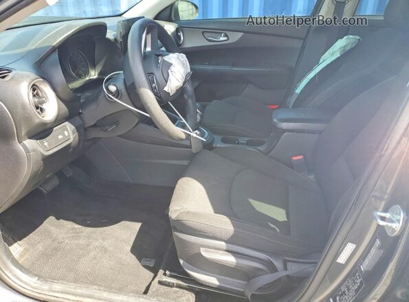 3KPF24AD1ME377835 2021 KIA FORTE Gray Vista interior delantera
