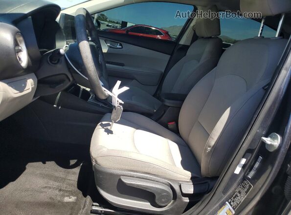 3KPF24AD3ME330354 2021 KIA FORTE Gray Vista interior delantera