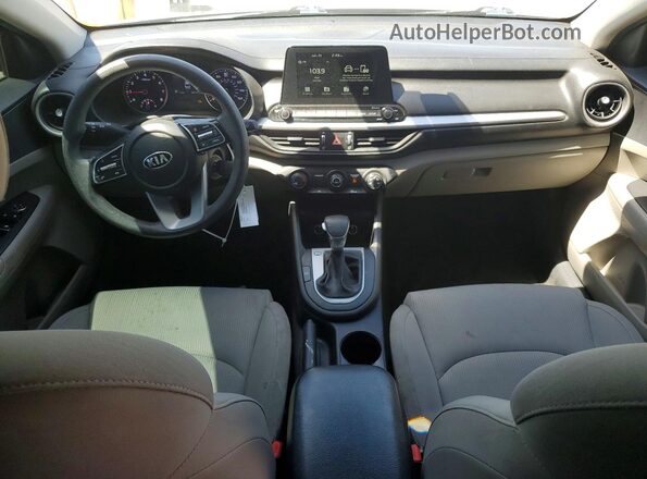 3KPF24AD3ME330354 2021 KIA FORTE Gray Vista del salpicadero