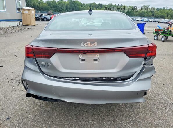 3KPF24AD3PE641982 2023 KIA FORTE Gray Widok z tyłu