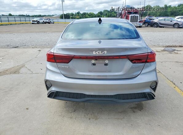 3KPF24AD3RE752342 2024 KIA FORTE Серебряный Вид сзади