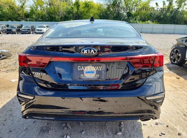 3KPF24AD4ME288423 2021 KIA FORTE Black Rear view